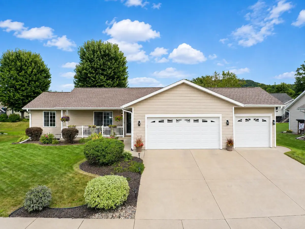 1909 Viking Ave, Holmen, WI 54636 - #1