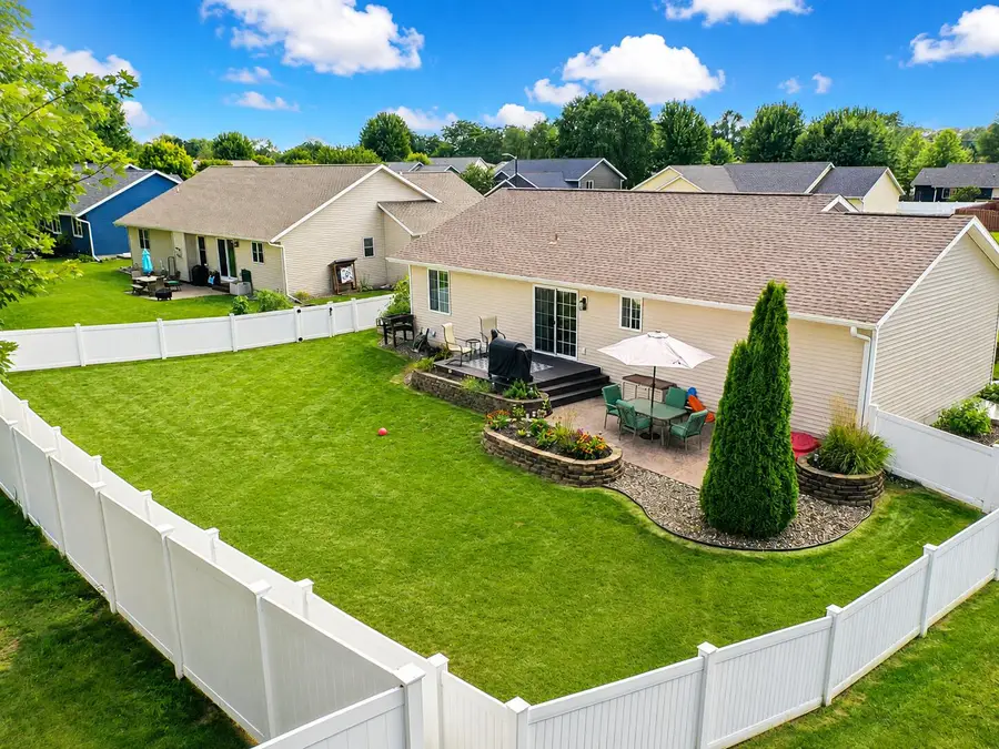 1909 Viking Ave, Holmen, WI 54636 - #2