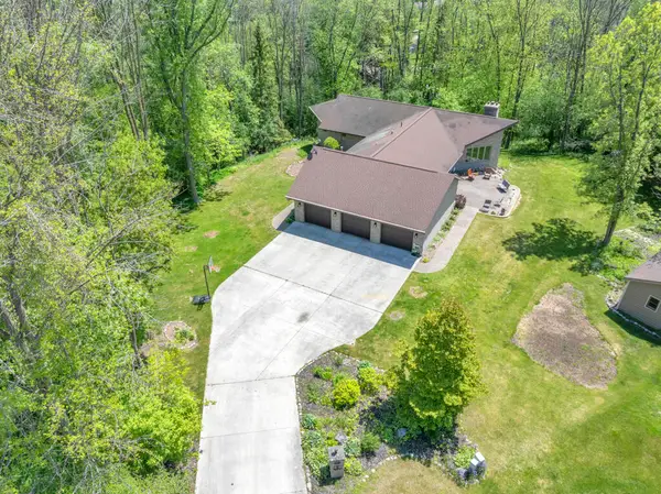 4564 Broadway St, Manitowoc, WI 54220