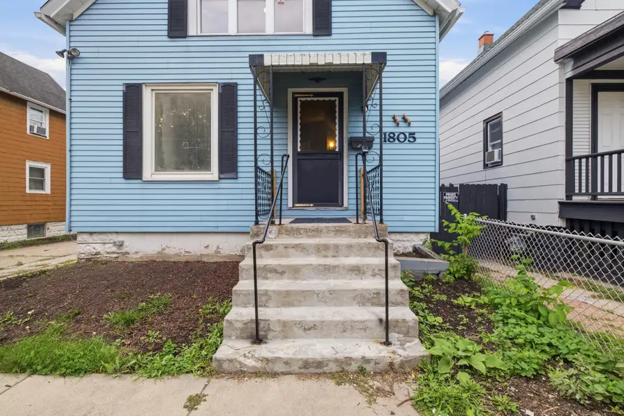 1805 S 77th St, West Allis, WI 53214 - #2