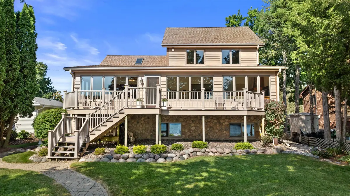 6086 N Lake Dr, West Bend, WI 53095 - #1