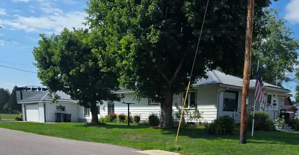 1403 Academy St, Elroy, WI 53929