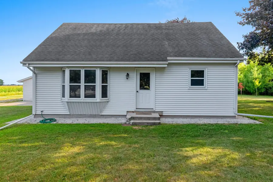 5531 Luckow Ln, Newton, WI 54220 - #3