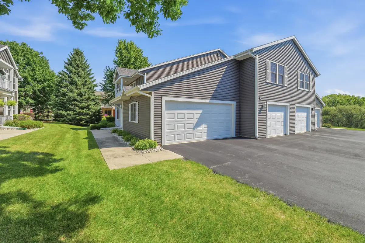 212 S Mountin Dr, Mayville, WI 53050 - #1