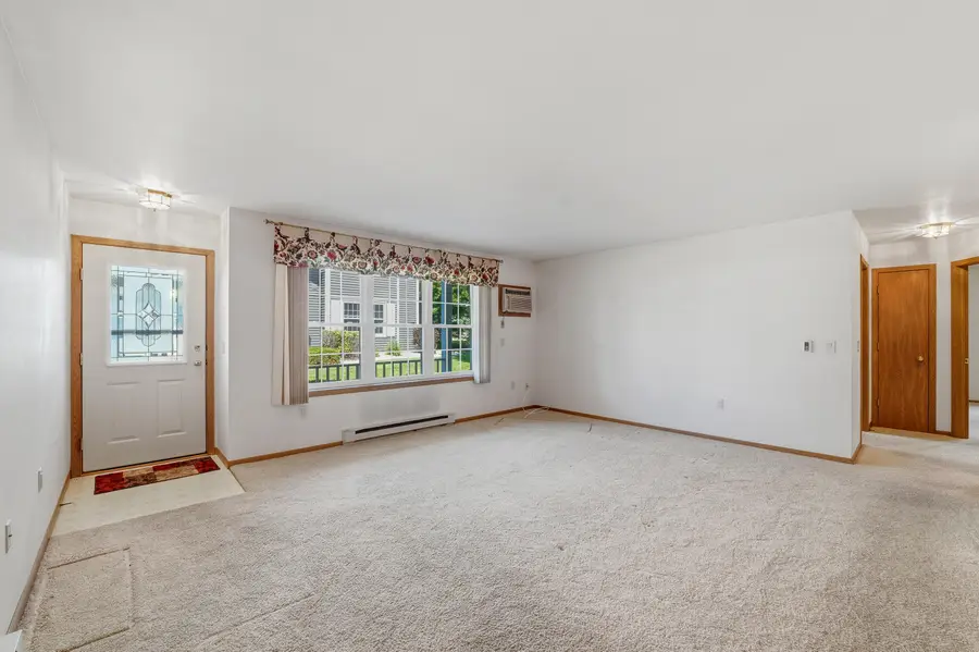 212 S Mountin Dr, Mayville, WI 53050 - #3