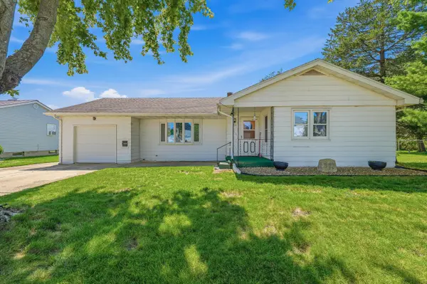 520 Park St, Juneau, WI 53039