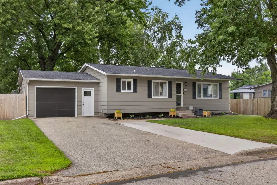 1510 Cliffview Dr, Holmen, WI 54636 - #2