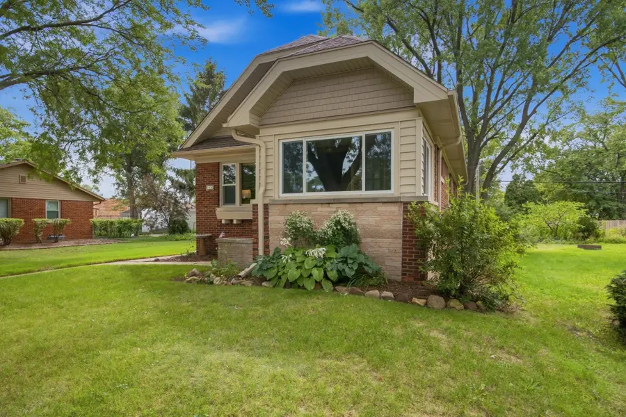 1919 W Marne Ave, Glendale, WI 53209 - #3