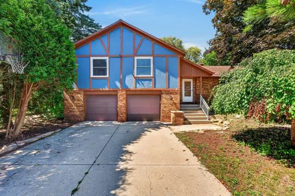 4004 Greenwood Ct, Sheboygan, WI 53081