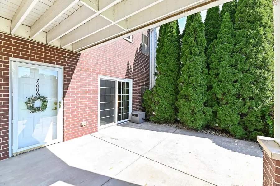 927 Lannon Ter, Mount Pleasant, WI 53406 - #3