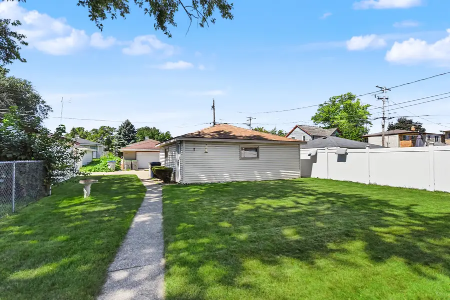 4749 N 90th St, Milwaukee, WI 53225 - #2