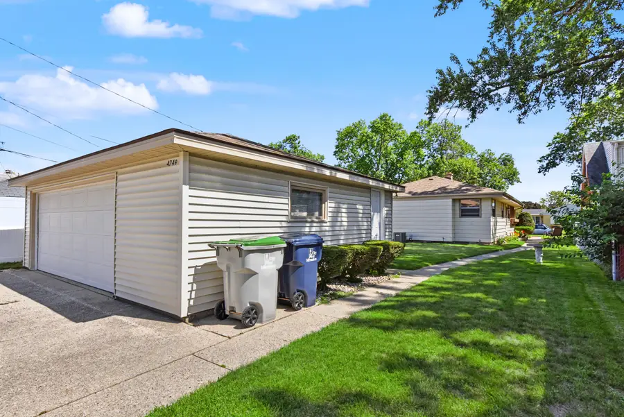 4749 N 90th St, Milwaukee, WI 53225 - #3