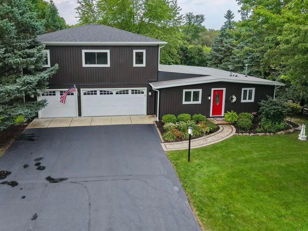 W5159 Bay Shore Dr, Lauderdale Lakes, WI 53121 - #1