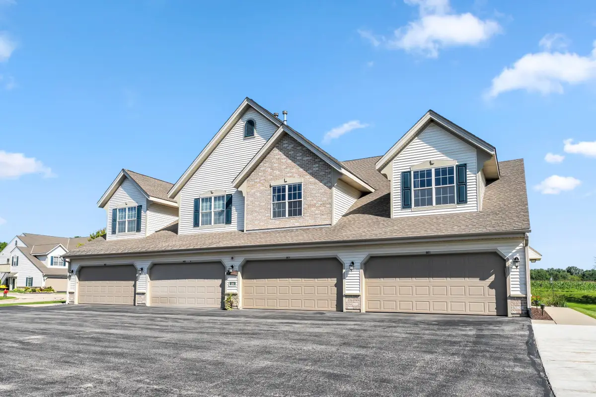 981 Hastings Ct, Mount Pleasant, WI 53406 - #1