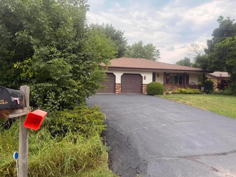 2120 Autumn Dr, Caledonia, WI 53402 - #2