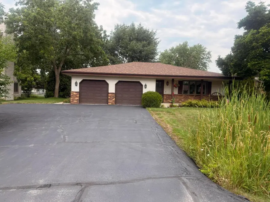 2120 Autumn Dr, Caledonia, WI 53402 - #3