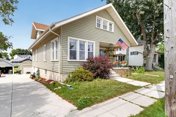 612 Pine St, Sheboygan Falls, WI 53085