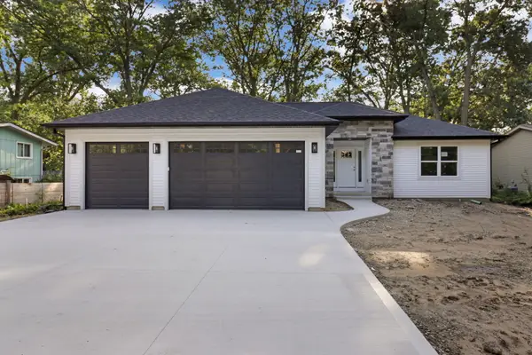 11533 8th Ave, Pleasant Prairie, WI 53158