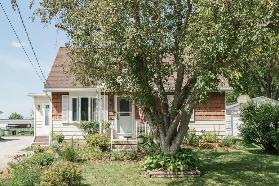 528 Humboldt St, Watertown, WI 53094 - #2
