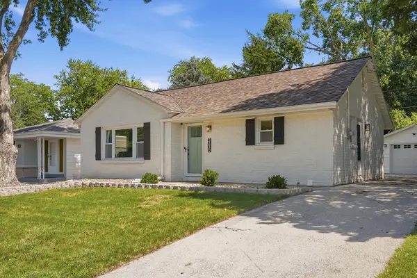3430 N Mayfair Rd, Wauwatosa, WI 53222