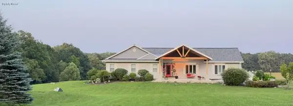 7437 Botting Rd, Caledonia, WI 53402
