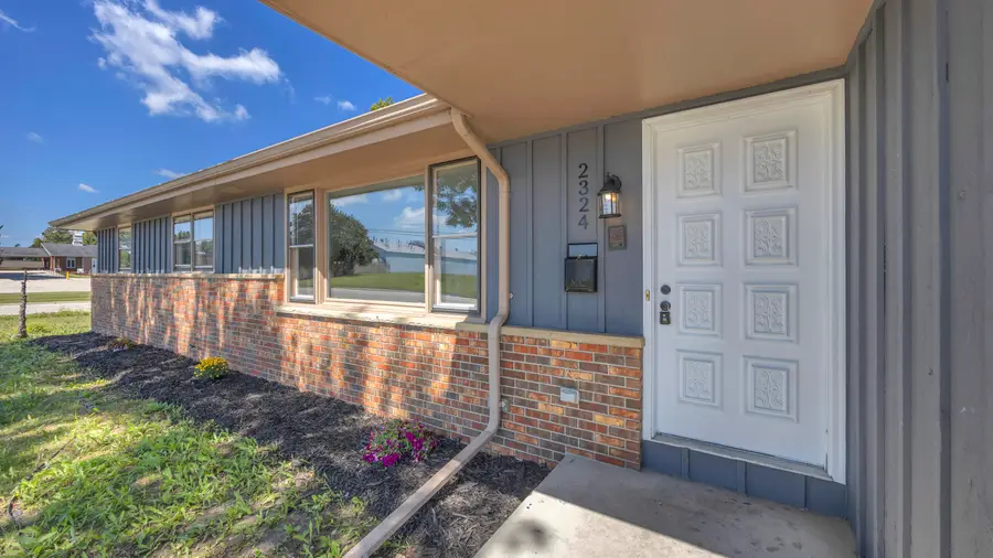 2324 Superior Ave, Sheboygan, WI 53081 - #2
