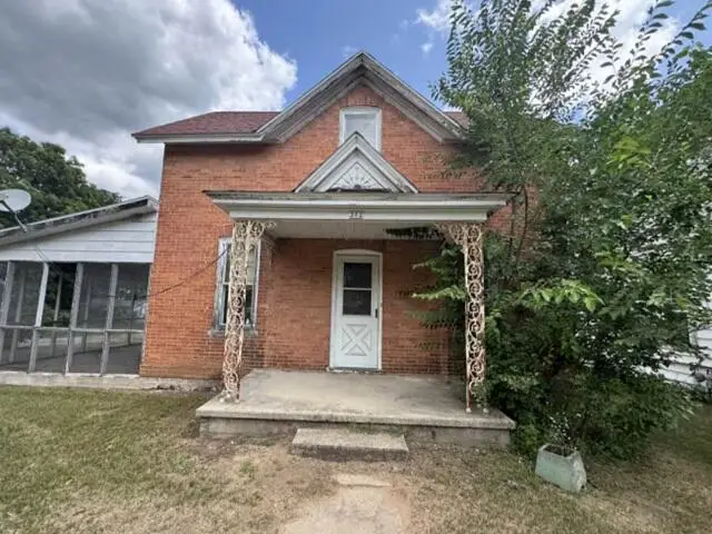 312 N Elm St, Endeavor, WI 53930 - #1