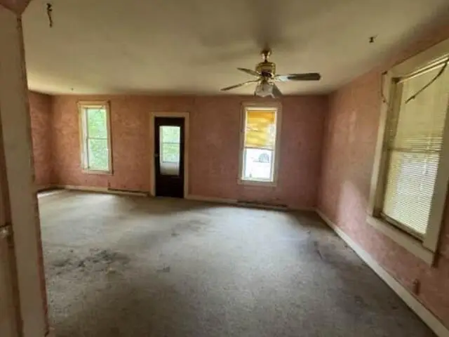 312 N Elm St, Endeavor, WI 53930 - #3