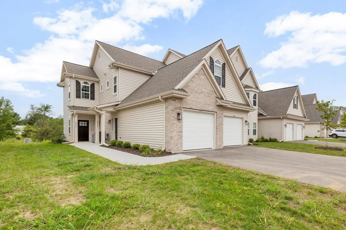 1813 Horseshoe Ln, Slinger, WI 53086 - #1