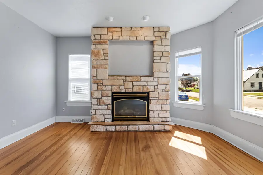 304 Jefferson St E, Caledonia, MN 55921 - #3