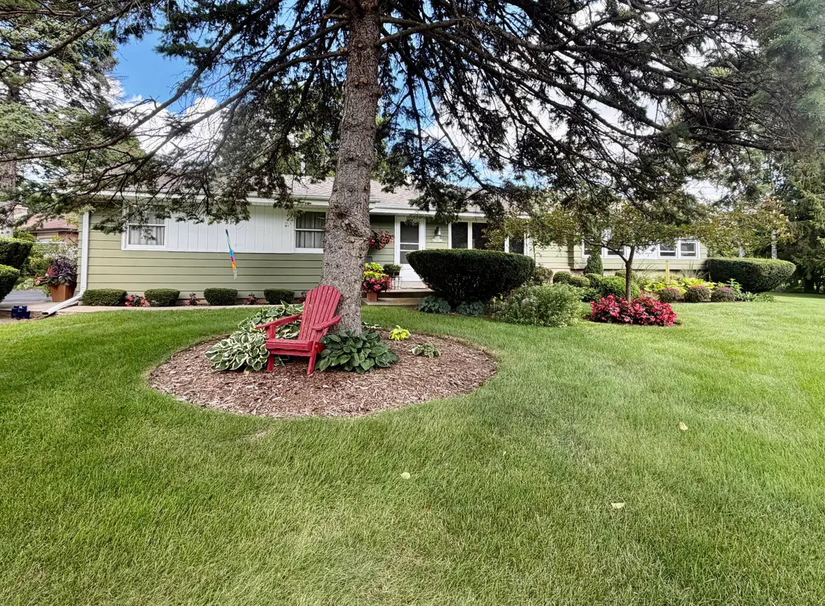 N56W15810 Bette Dr, Menomonee Falls, WI 53051 - #1