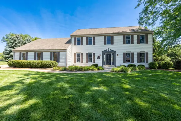 W328N3834 Range Woods Dr, Nashotah, WI 53058