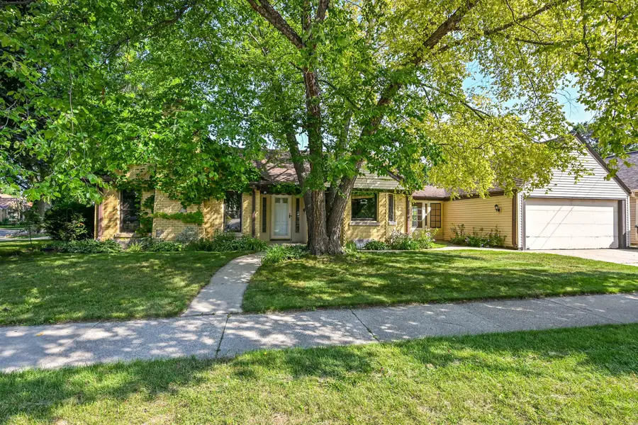 2202 Lefeber Ave, Wauwatosa, WI 53213 - #2