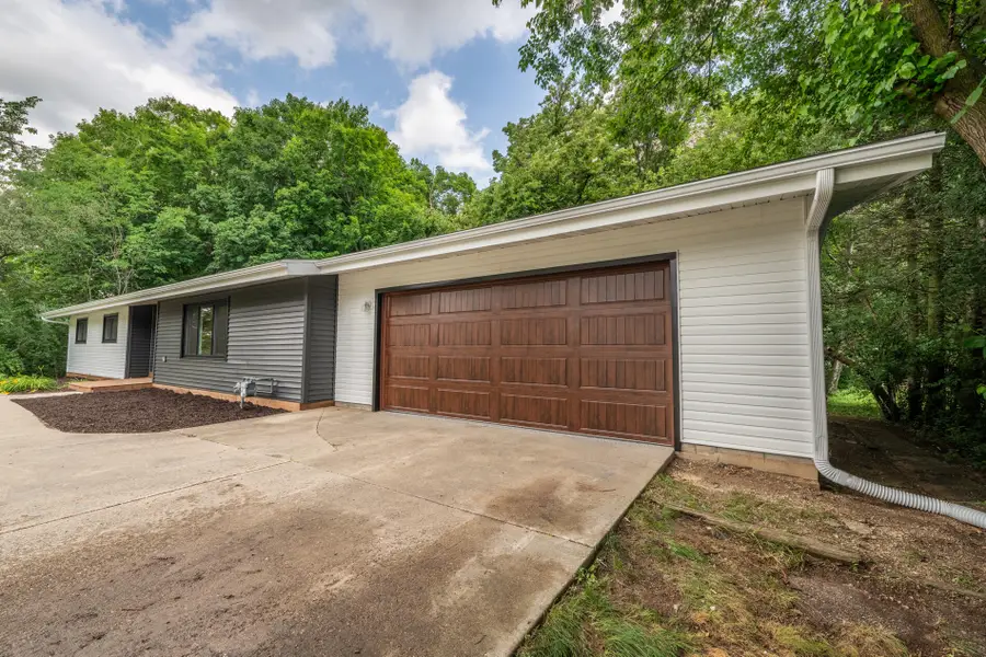 2421 Skyline Dr, West Bend, WI 53090 - #3