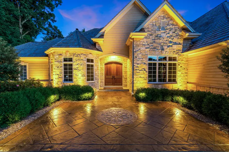 20765 Lincolnshire Ct, Brookfield, WI 53045 - #3