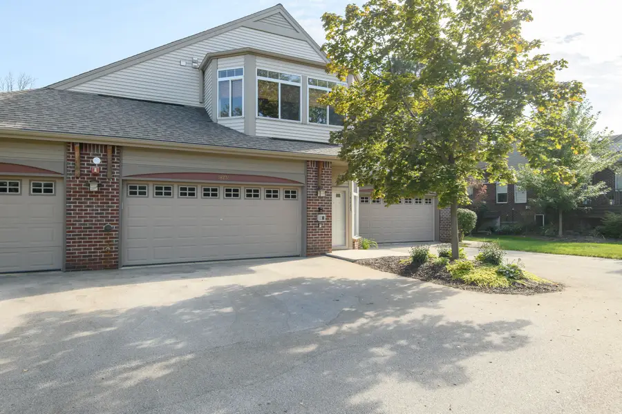 18235 W Wisconsin Ave, Brookfield, WI 53045 - #2