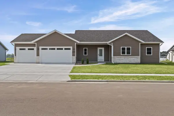 1222 Leo Dr, Holmen, WI 54636