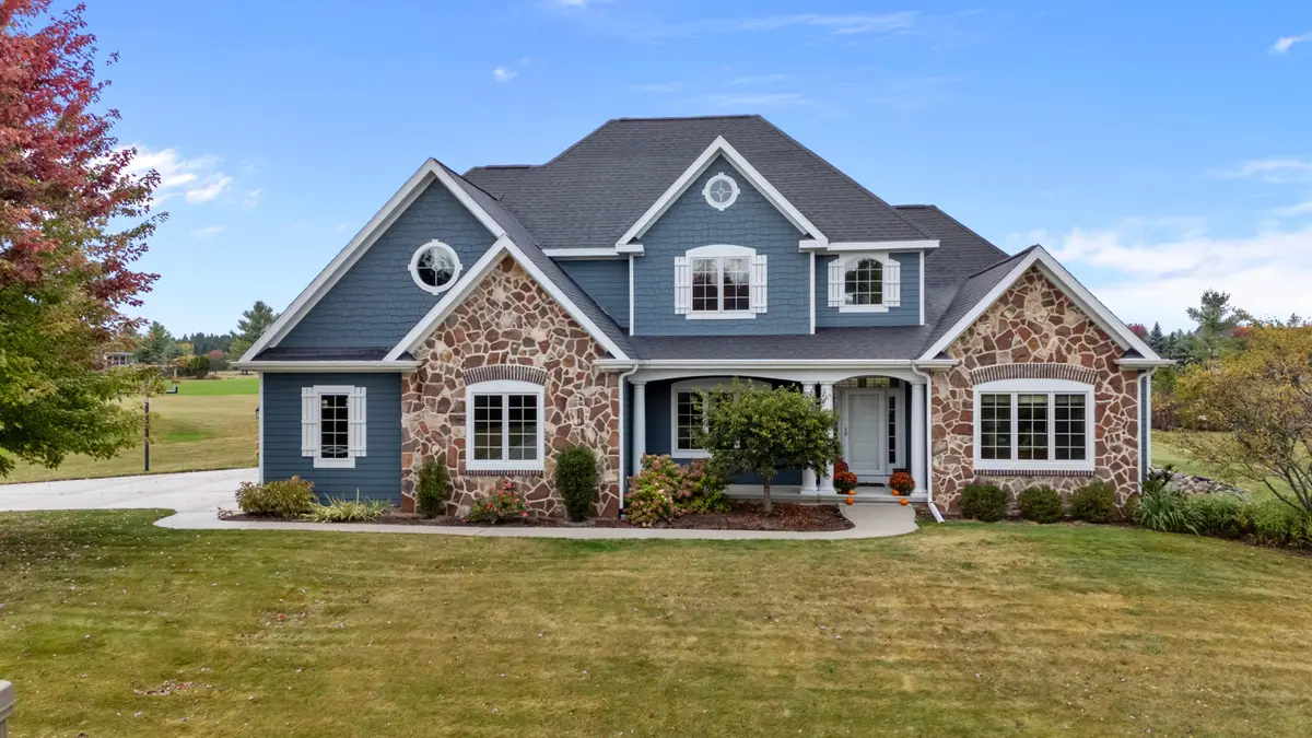280 Settlers Cir, Sheboygan Falls, WI 53085 - #1
