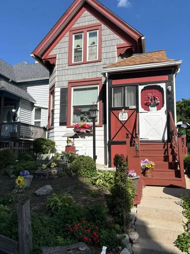 2812 S 34th St, Milwaukee, WI 53215 - #2