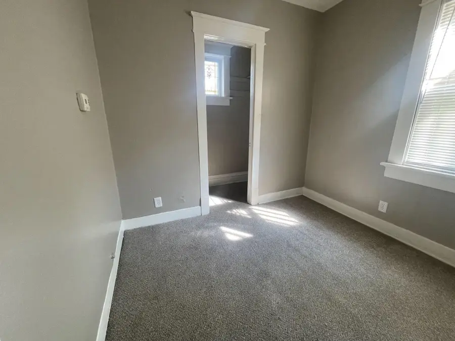 8712-8714 W Mitchell St, West Allis, WI 53214 - #2