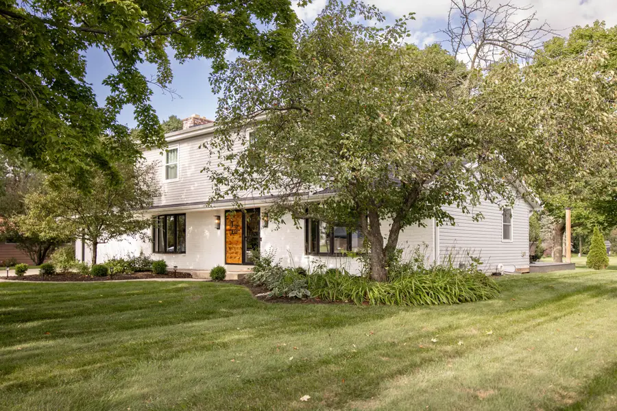 W358N5884 Surrey Dr, Oconomowoc, WI 53066 - #3