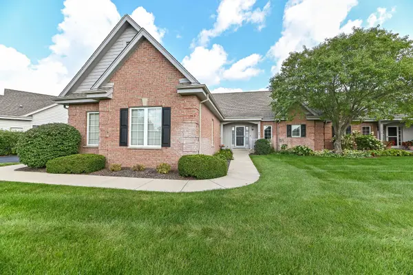 222 Eagle Cove Cir, North Prairie, WI 53153