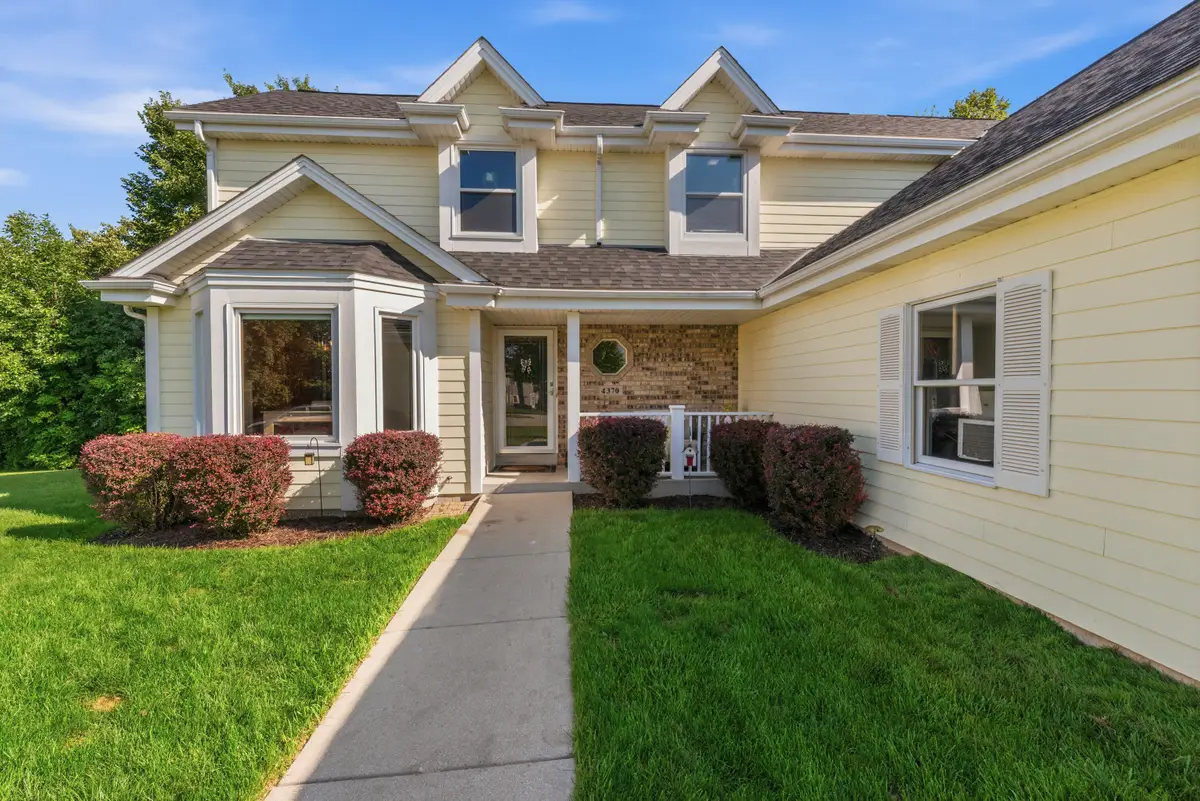 4370 W Carmel Dr, Franklin, WI 53132 - #1