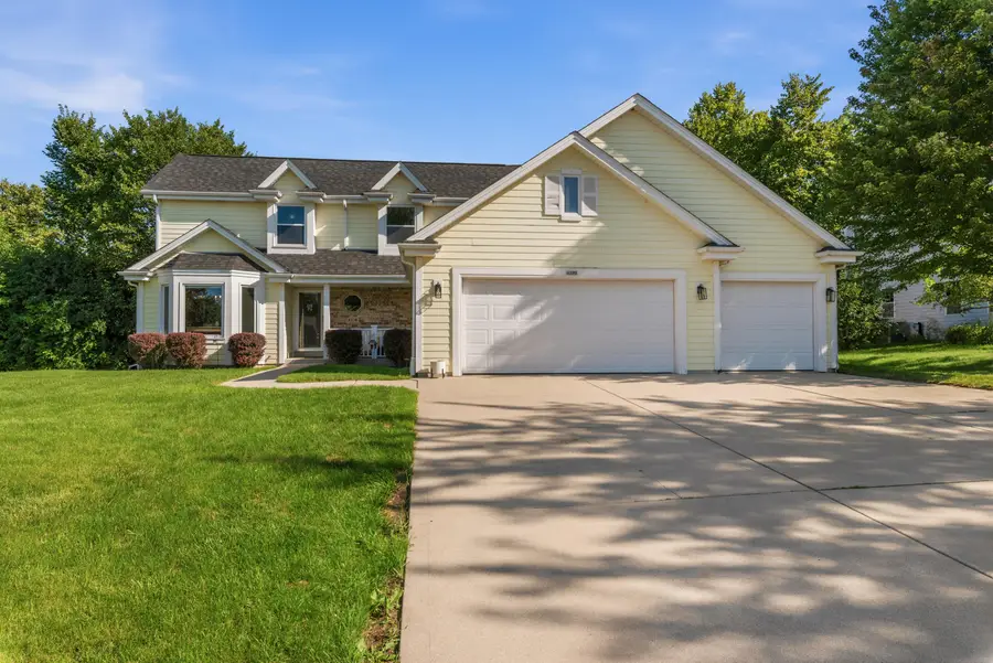 4370 W Carmel Dr, Franklin, WI 53132 - #2