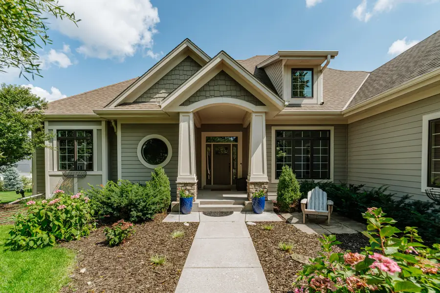 W188N4970 Red Crown Trl, Menomonee Falls, WI 53051 - #2