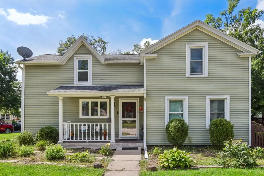 614 Whitewater Ave, Fort Atkinson, WI 53538 - #2
