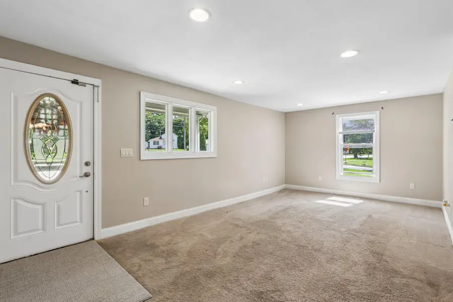 614 Whitewater Ave, Fort Atkinson, WI 53538 - #3