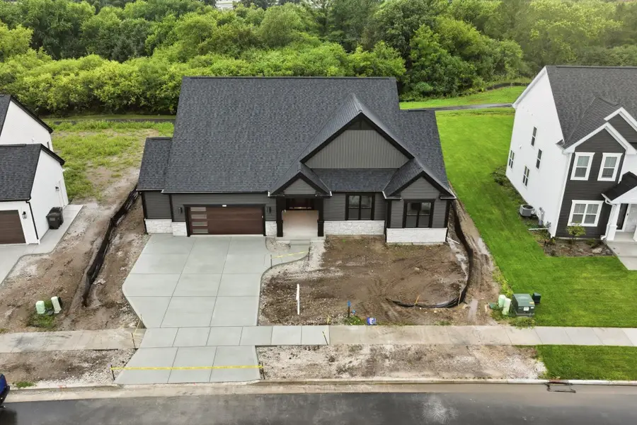 1322 Scotsland Ln, Oconomowoc, WI 53066 - #3