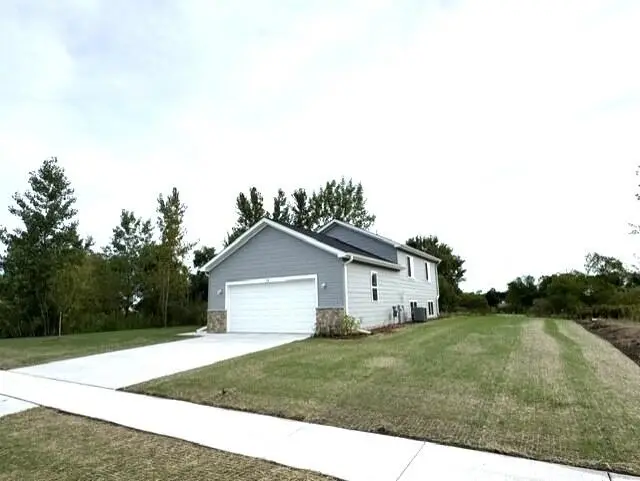 336 Parker Dr, Genoa City, WI 53128 - #3