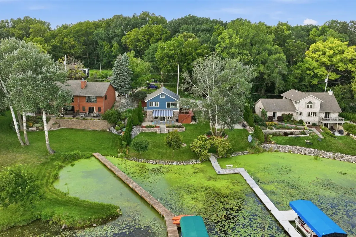 5601 Scenery Dr, Waterford, WI 53185 - #1